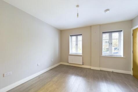 CAM01354G0-PR0250-STILL008