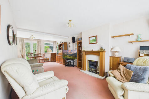 CAM02909G0-PR0500-STILL010