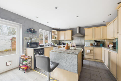 CAM02536G0-PR0023-STILL015