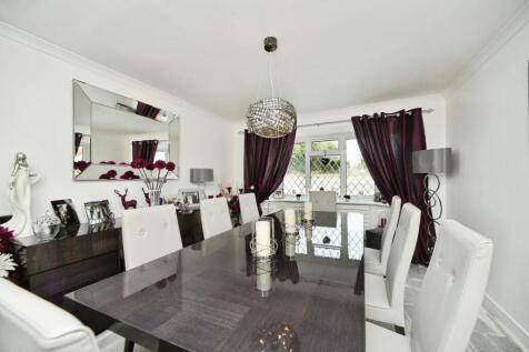 Bed/Dining Rm