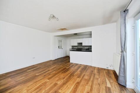Kitchen/Iiving Room
