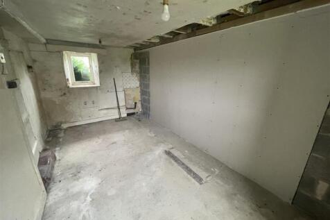 FORMER KITCHEN