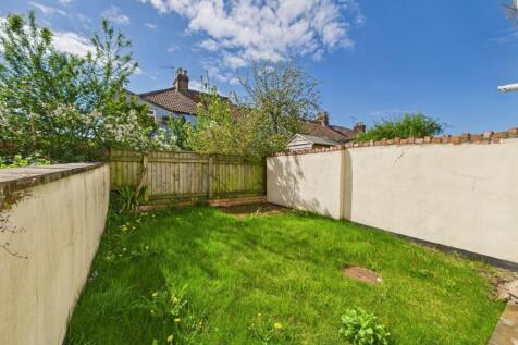 CAM01576G0-PR0254-STILL012.jpg