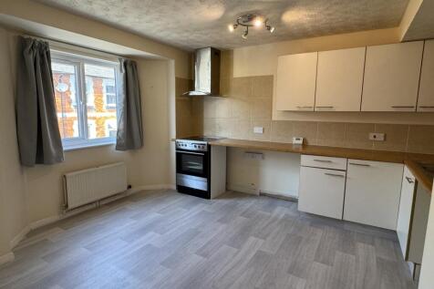 Flat 1 Blackswan House - kitchen-lounge