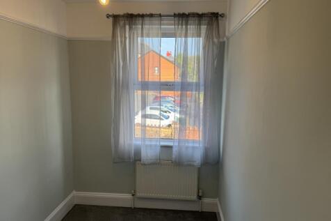 Bedroom 2 (1)