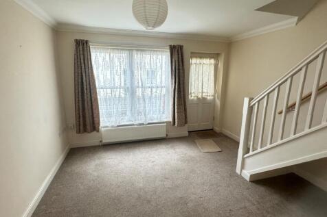 2 Brewery Court, Dawlish - lounge