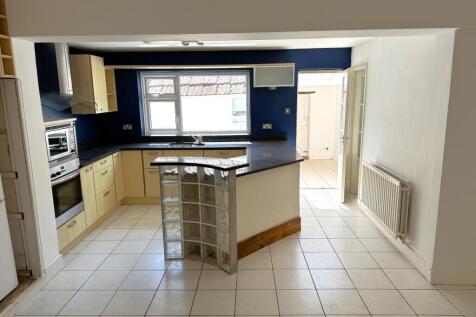 Kitchen (2)