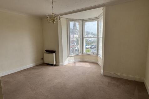 10 Brooklands - lounge1