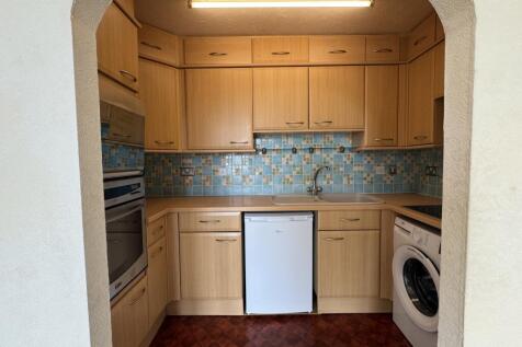 10 Brooklands - kitchen