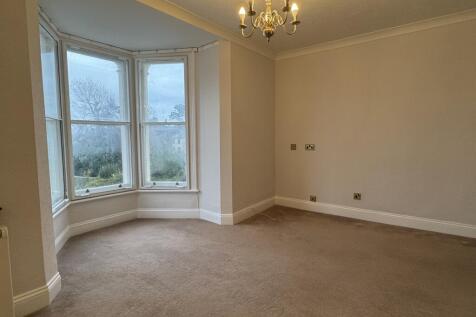 10 Brooklands lounge222