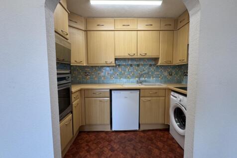 10 Brooklands kitchen222