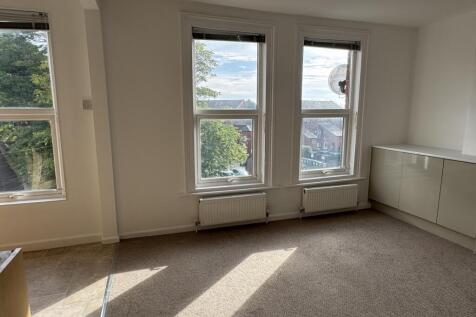 Flat 4, 9 Iddesleigh Tce -  lounge1