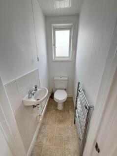Flat 4, 9 Iddesleigh Tce -  wc