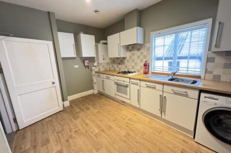 39 The Strand - kitchen (2)