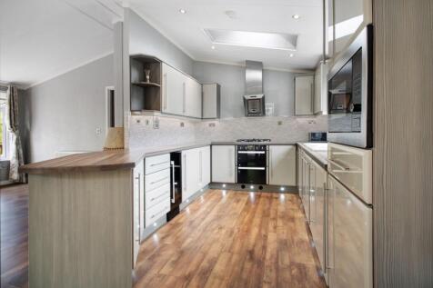 LIving Area &amp; Kitchen