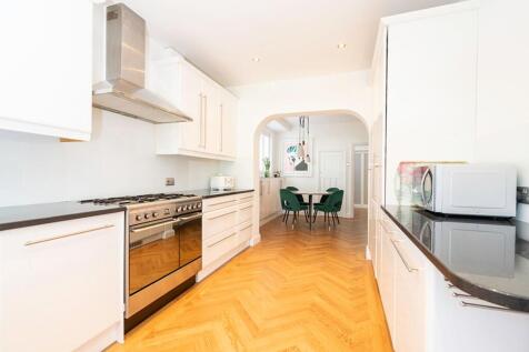 Kitchen &amp; Dining Area