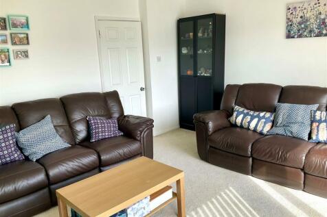 lounge pic1.jpg