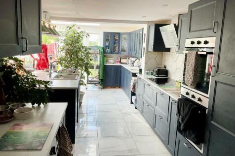 kitchen A.jpg