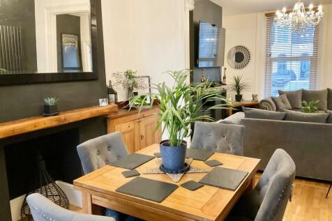 dining room3.jpg