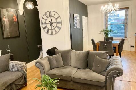 lounge2.jpg