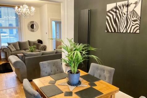 dining room2.jpg