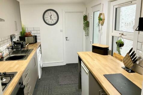 kitchen1.jpg