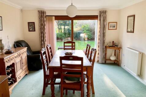dining room.jpg