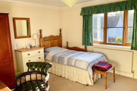 bedroom2.jpg