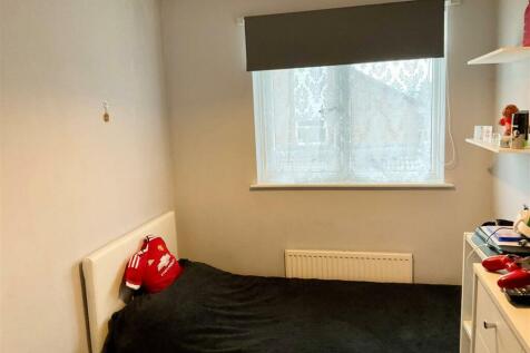 bedroom2.jpg