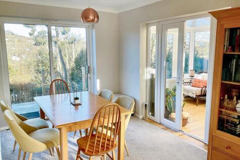 Dining room pic2.jpg