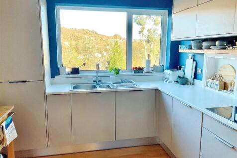 Kitchen pic2.jpg