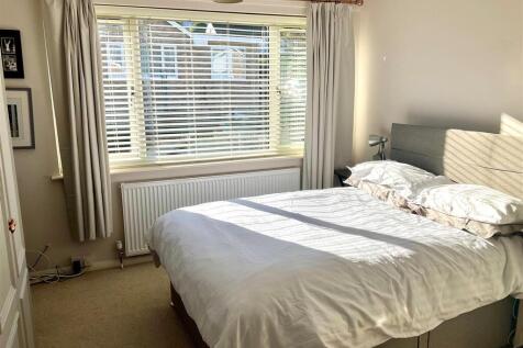 Bedroom 2 pic1.jpg