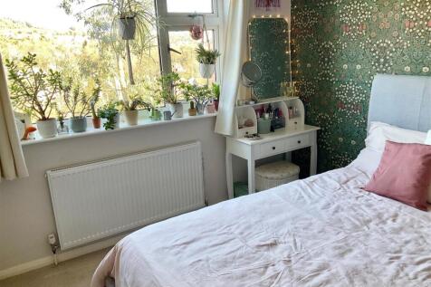 Bedroom 3 pic2.jpg