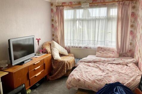 bed2.jpg
