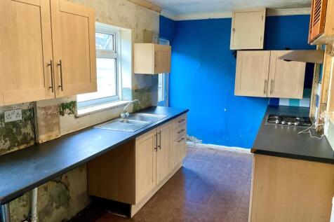 Kitchen pic1.jpg