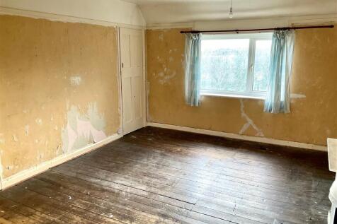 bedroom 1 pic1.jpg
