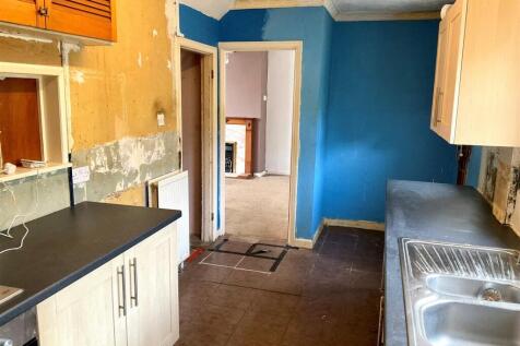 kitchen pic2.jpg