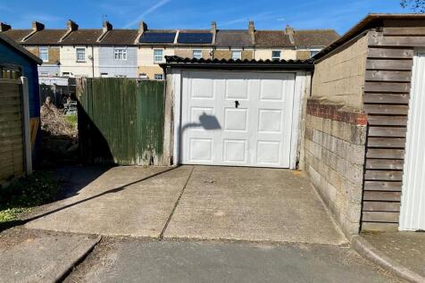 garage.jpg