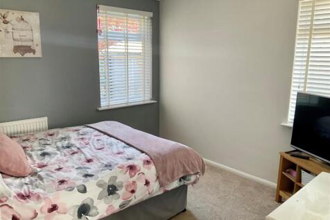 bed2.jpg