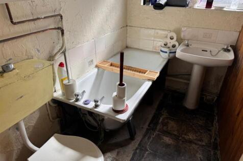 42072-8 burrow bath.jpg