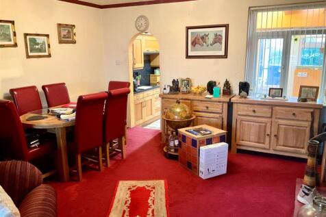 Dining Area.jpg