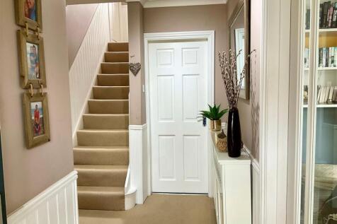 Entrance hall.jpg