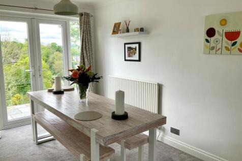 Dining Room pic1.jpg