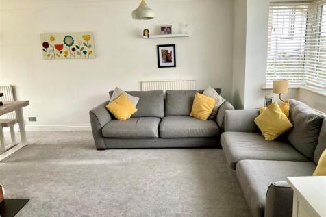 Lounge pic2.jpg