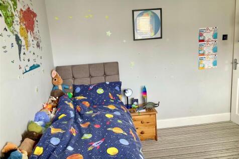 Bedroom 2 pic1.jpg