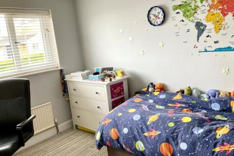 Bedroom 2 pic2.jpg