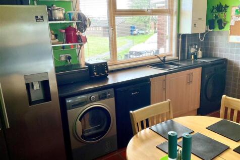 Kitchen pic3.jpg