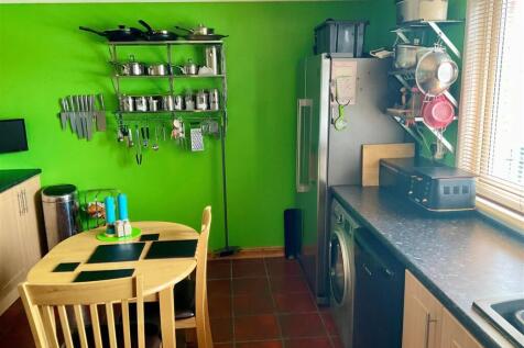 kitchen pic1.jpg