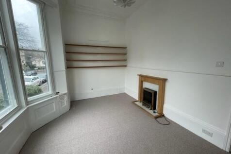 bedroom a.jpg