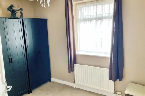 bedroom 3.jpg